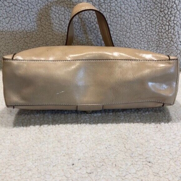 NWT Beige Leather Shoulder Bag Front Buckle Detail Multiple Compartments - Picture 5 of 10